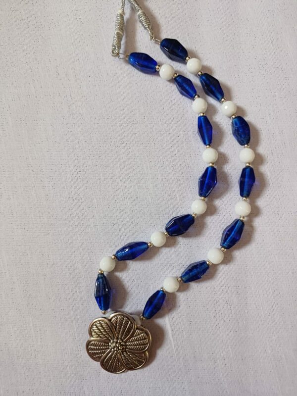 Blue and white bead necklace